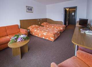 Отель Hotel Samokov Боровец Двухместный номер с 2 отдельными кроватями - Доступ в спа-центр-3